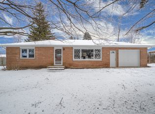 175 Swanson Rd, Sycamore, IL 60178