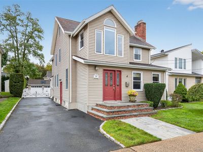 149 Hughes Place, Albertson, NY, 11507