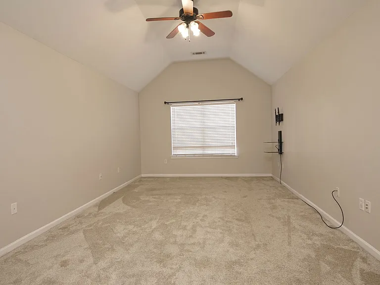 125 Farrah Ave — Photo 20