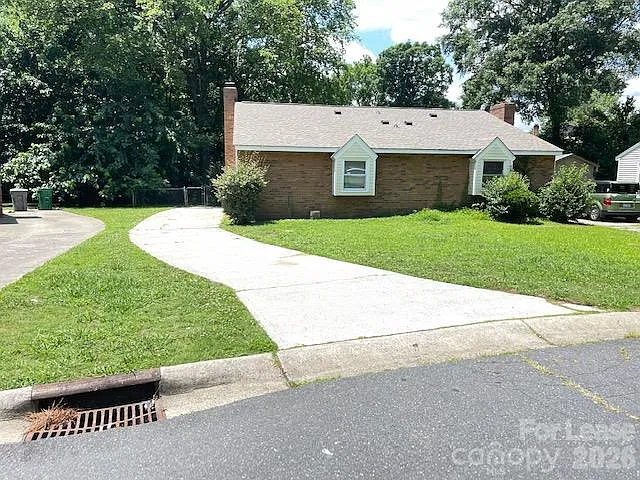 3 bed, 2.0 bath, 1010 sqft, $1,725 — Photo 1