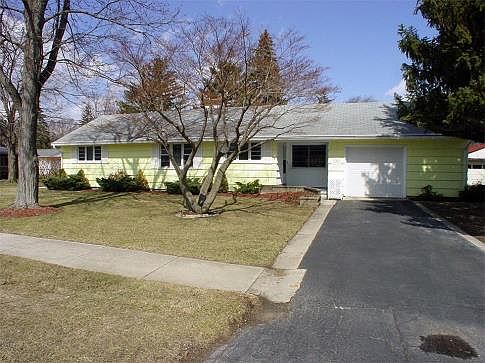 1st image of 247 Meadowood Dr