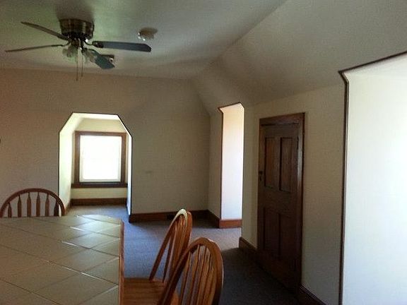 Looking toward 'living rm' area