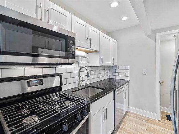 5th image of 402 S 11th St