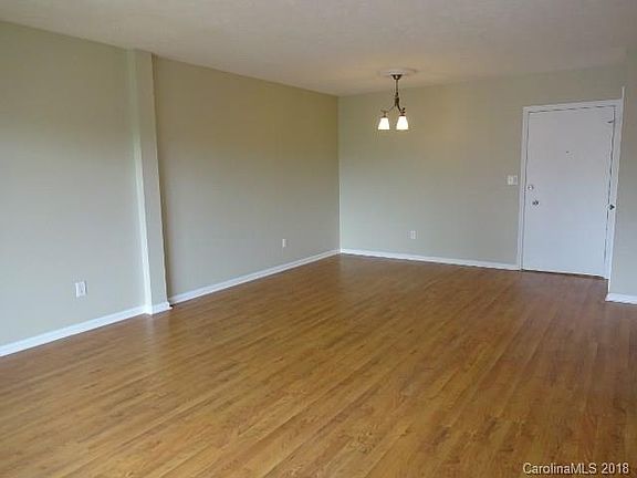 3rd image of 427 6th Ave W