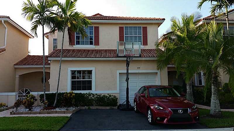 1st image of 975 SW 180th Ter
