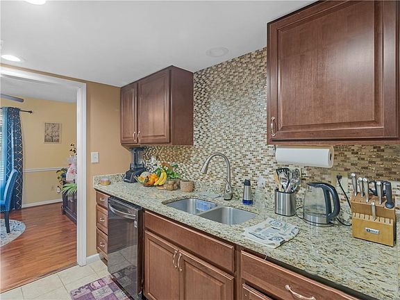 4th image of 103 Oak Cir