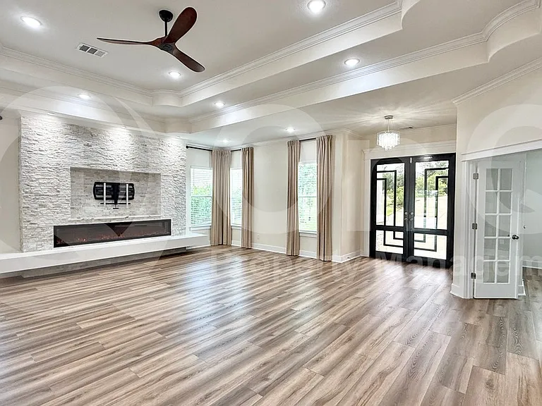 111 Tylee Cir — Photo 3