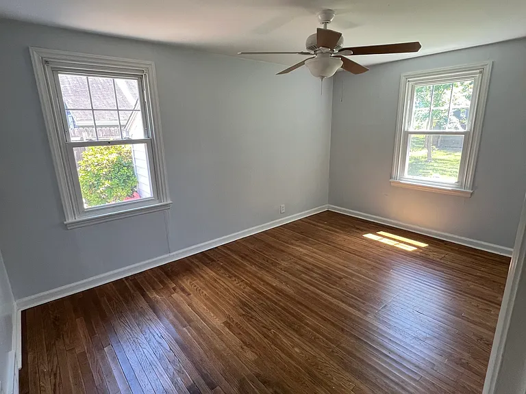416 Virginia Ave — Photo 2