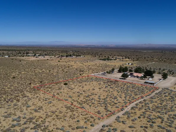 31500 227th St E, Llano, CA 93544