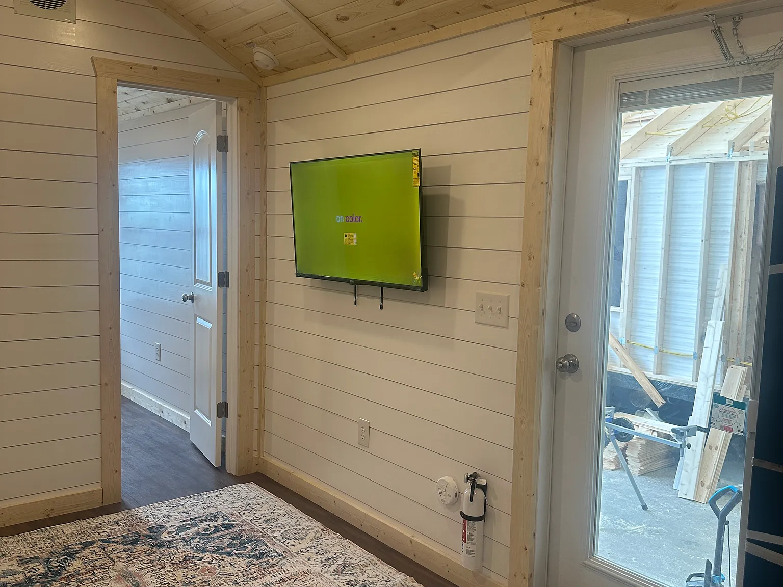 2 bed, 390 sqft, $1,100 — Photo 4