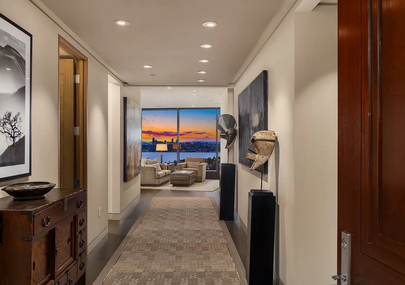 3Bd/2.5Ba Bellevue Condo — Photo 3