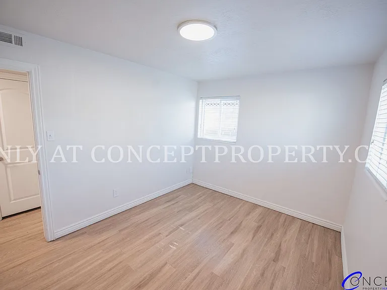 943-971 Chapel Dr — Photo 25