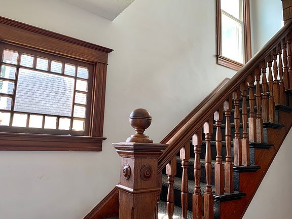4th image of 344 Washington St