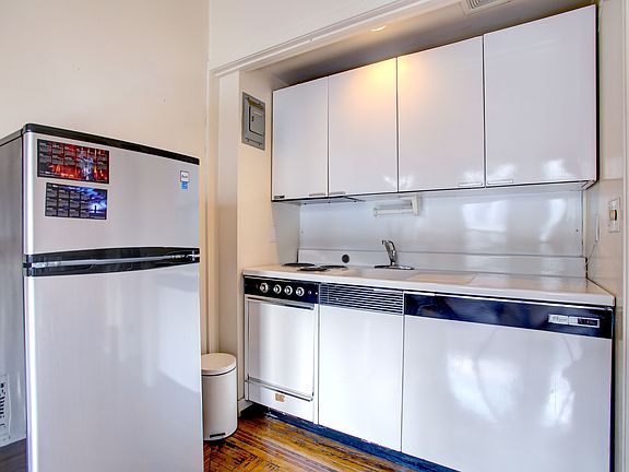4th image of 47 W 84th St APT 3S