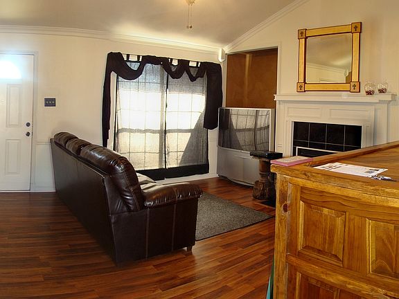 2nd image of 700 W Clara Ave