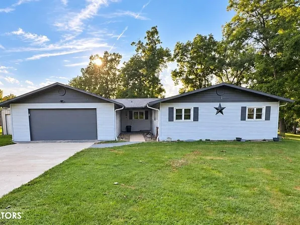 207 Hillcrest Dr, Hamilton, IL 62341