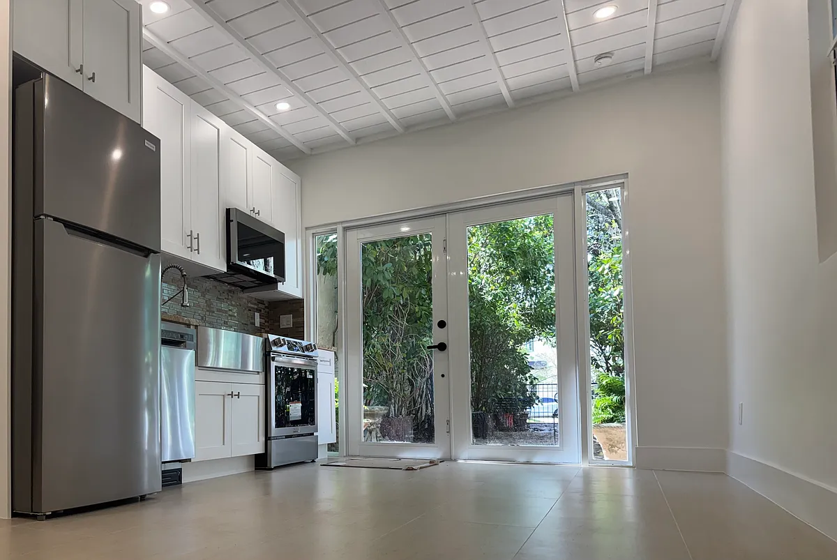 Building Photo - 231 Salamanca Ave #B