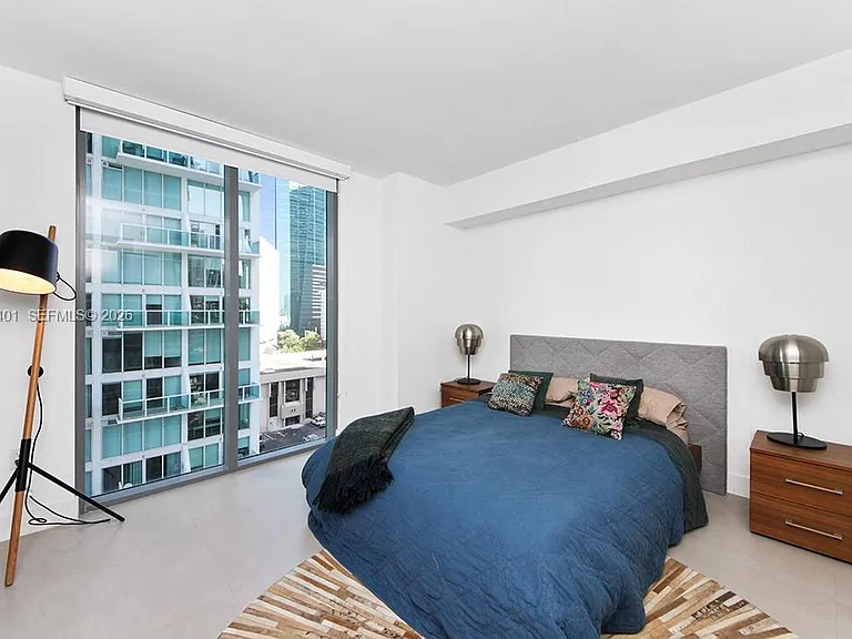 31 SE 6th St #1206 — Photo 5