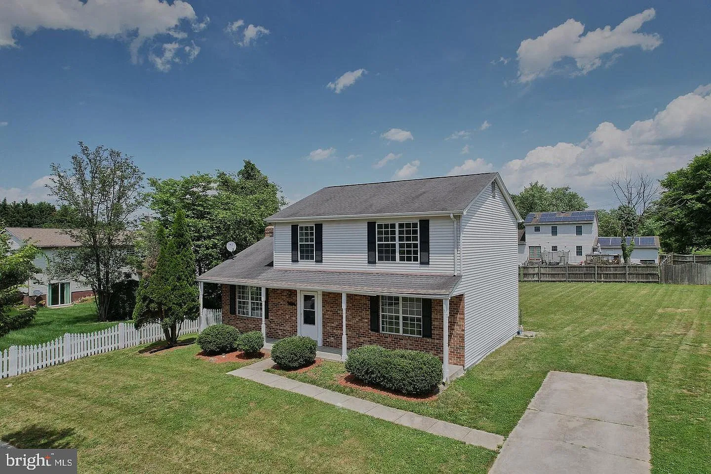 4 bed, 3.5 bath, 1768 sqft, $3,250 — Photo 2