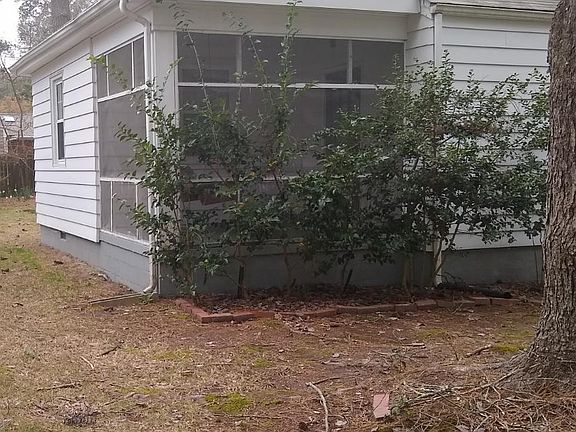 3rd image of 112 Jefferson St