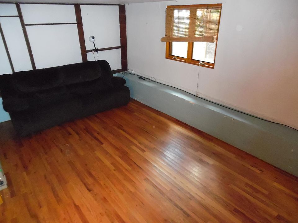 2nd image of 1005 Marine St #1/2