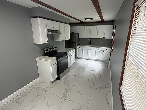4th image of 20 Yates St