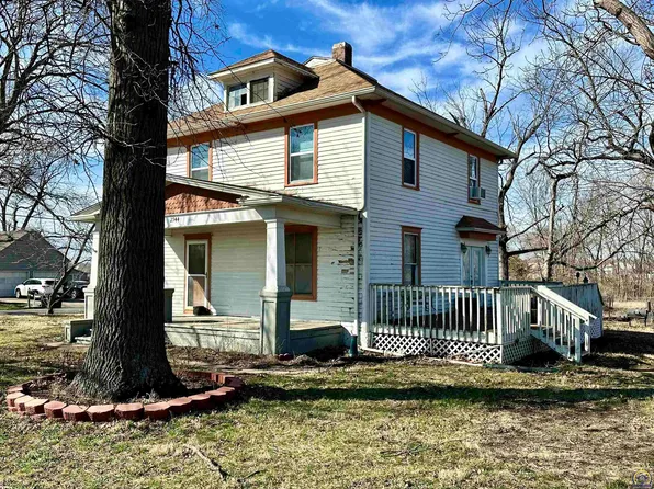 2944 NW 25th St, Topeka, KS 66618