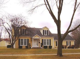 212 Country Dr, Bartlett, IL 60103