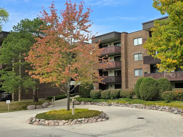 690 Chandler Rd APT 207, Gurnee, IL 60031