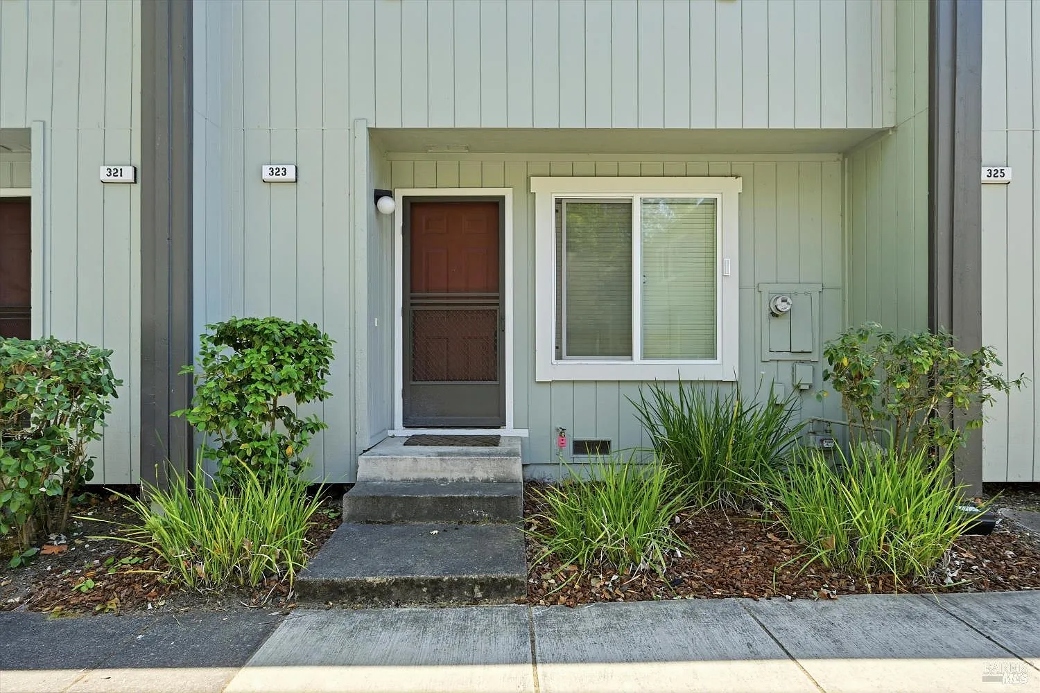 323 Harvest Lane - Photo 2