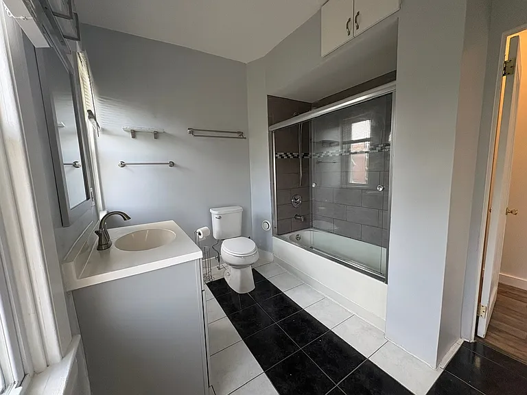 639 Martins Ln — Photo 10