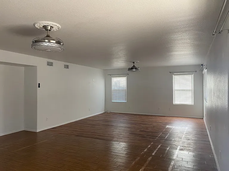 5028 W Hurston Dr — Photo 7