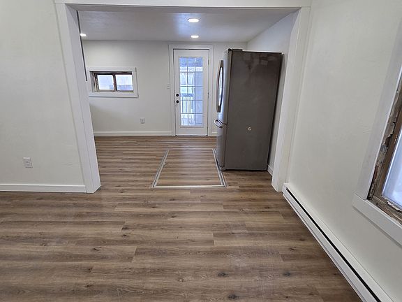 2nd image of 318 Bardon St