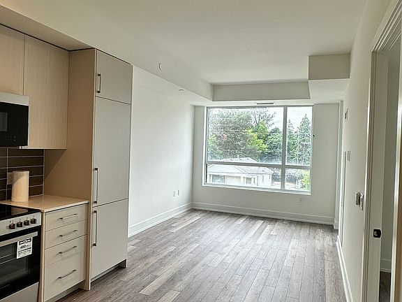 3rd image of 2075 King Rd #334