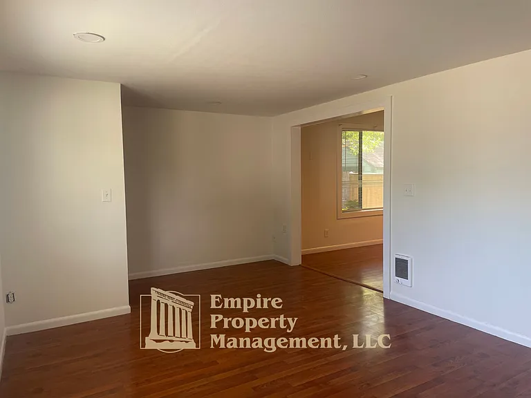 4950 Barger Dr — Photo 8