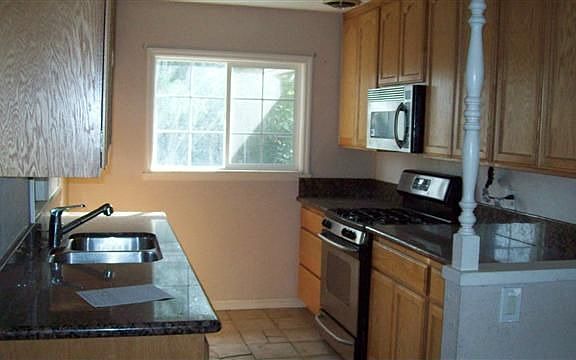 1013 Fairview Drive - Kitchen