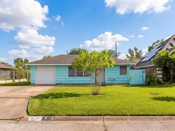3703 Tanglebriar Dr, Pasadena, TX 77503