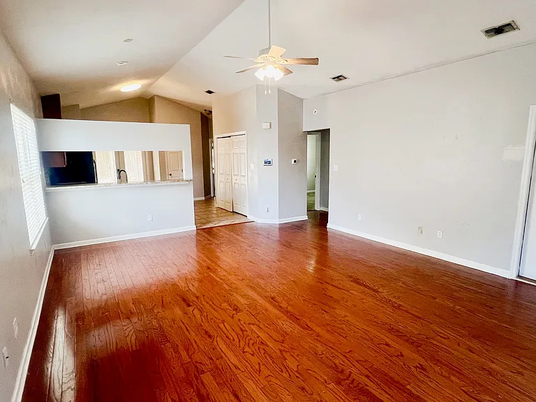 916 Saddle Creek Run — Photo 2