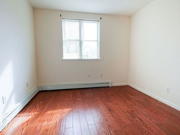 2nd image of 1356 Dekalb Ave APT 2