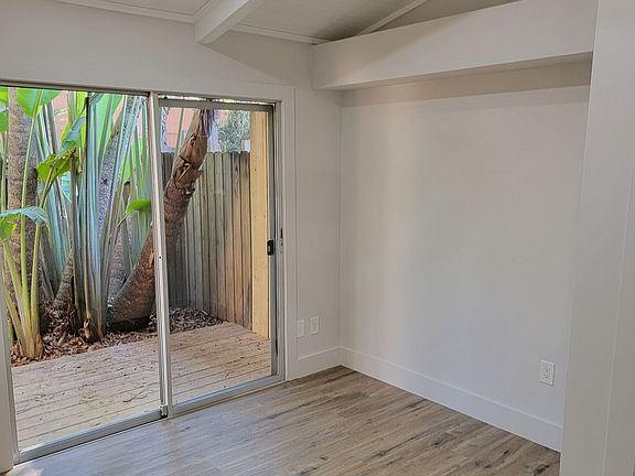 3rd image of 500 N Jefferson Ave APT E1