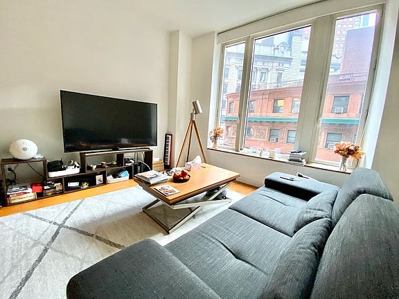 3rd image of 15 William St APT 8C
