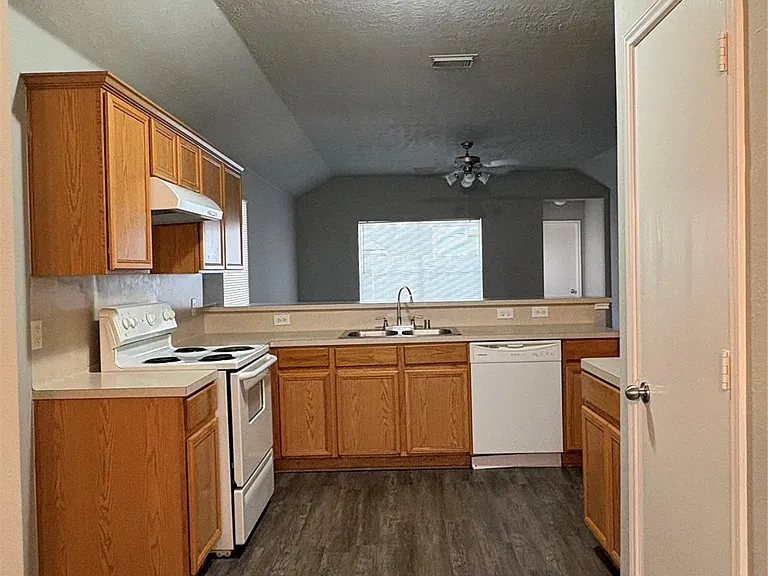 20002 Parkstone Bend Ln — Photo 3