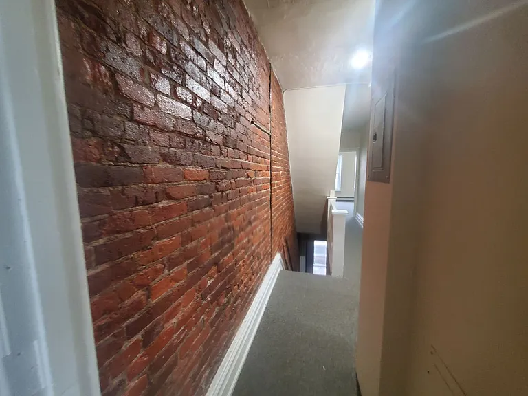 323 N Franklin St — Photo 16