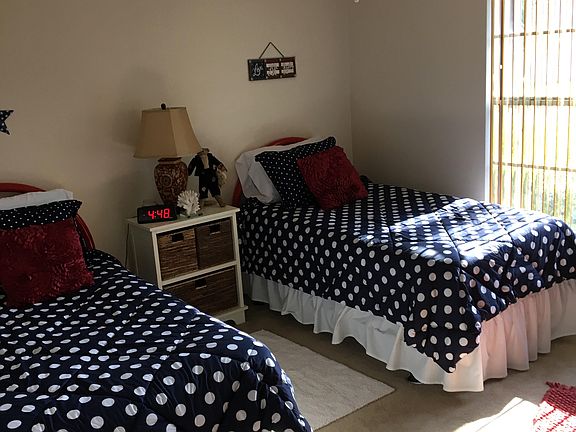 Guest bedroom