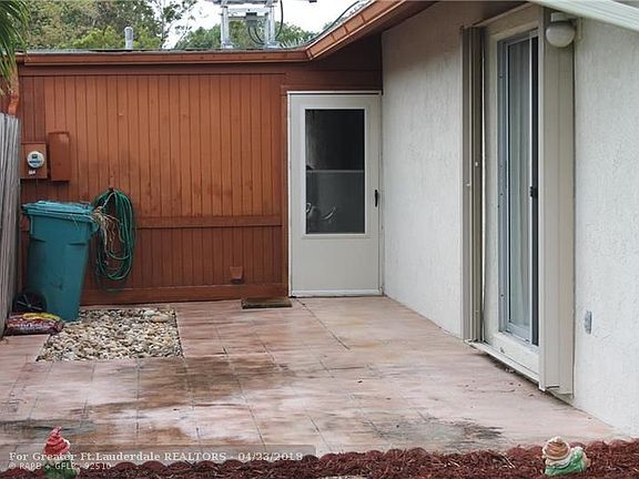 4th image of 554 SE 5th Cir