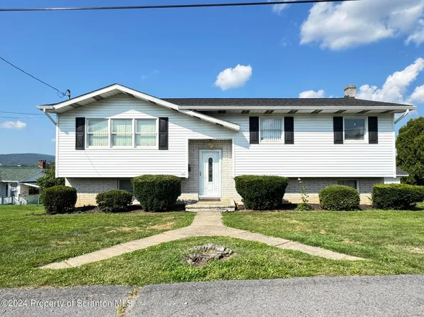 699 1st St, Avoca, PA 18641