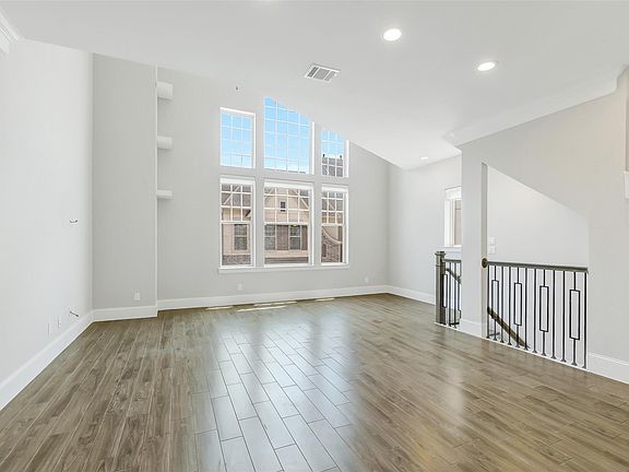 4th image of 8336 Ginger Oak St