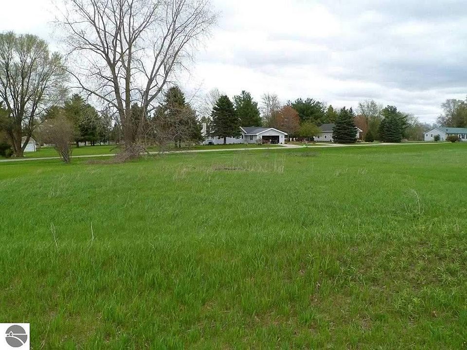 1st image of 1057 Fairway Dr