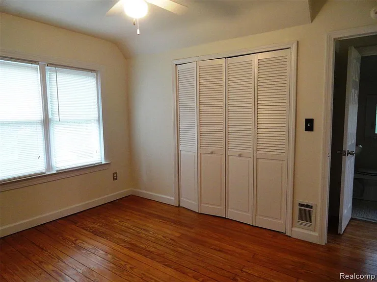 1726 Lyka St — Photo 18