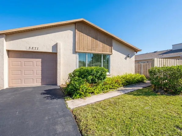 5871 Mirror Lakes Boulevard, Boynton Beach, FL 33472